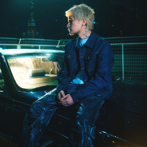 柏林舞子疯狂拥抱
